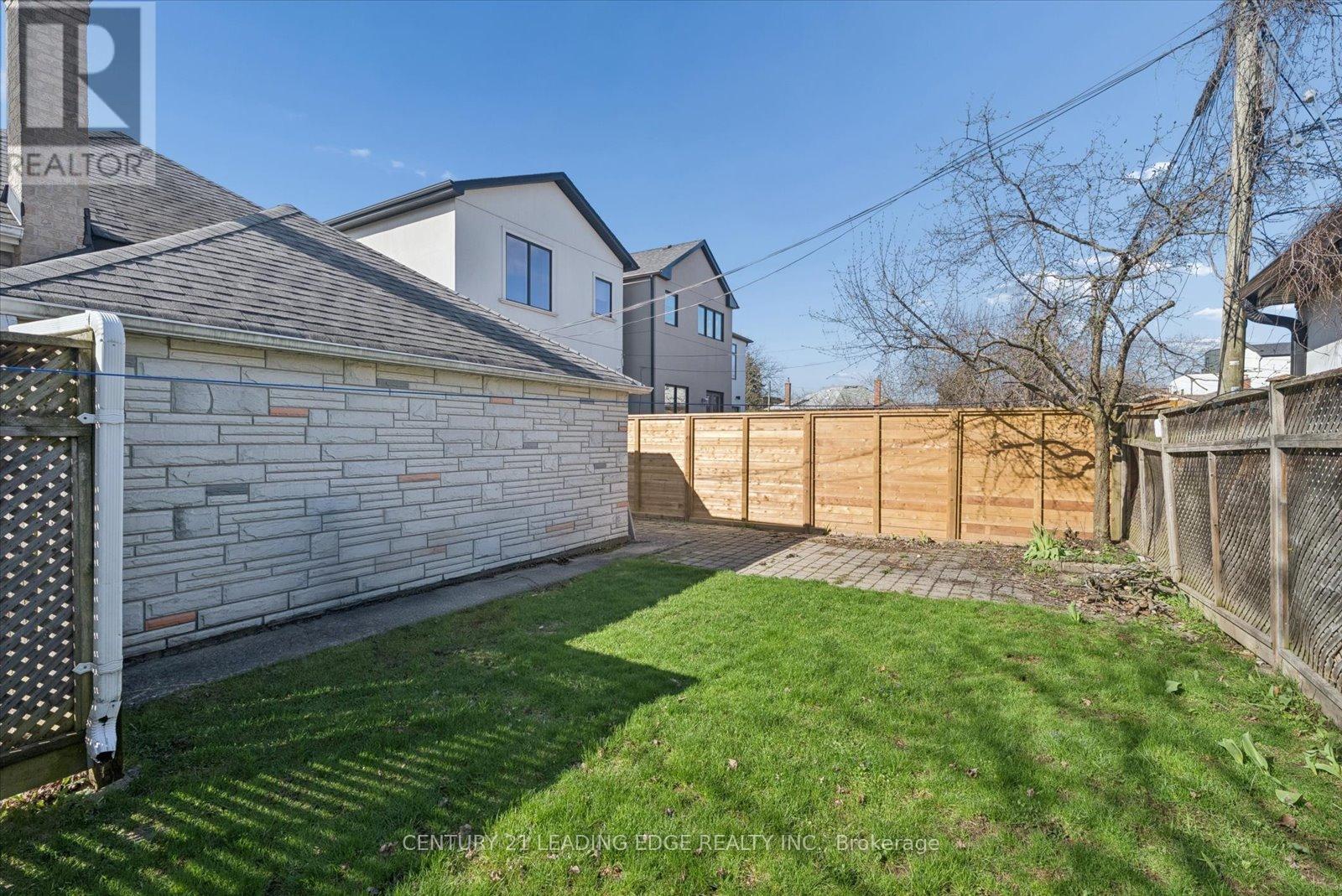 490 ARLINGTON AVENUE, Toronto (Humewood-Cedarvale), Ontario, M6C3A2 — Photo 4