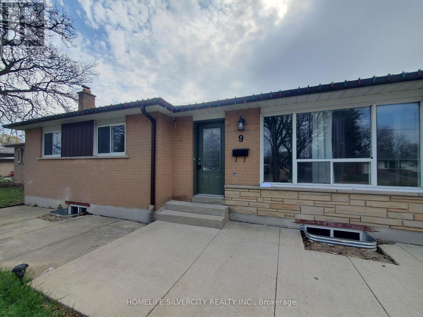 9 BELMONT DRIVE, Brampton (Avondale), Ontario, L6T2K4 — Photo 3