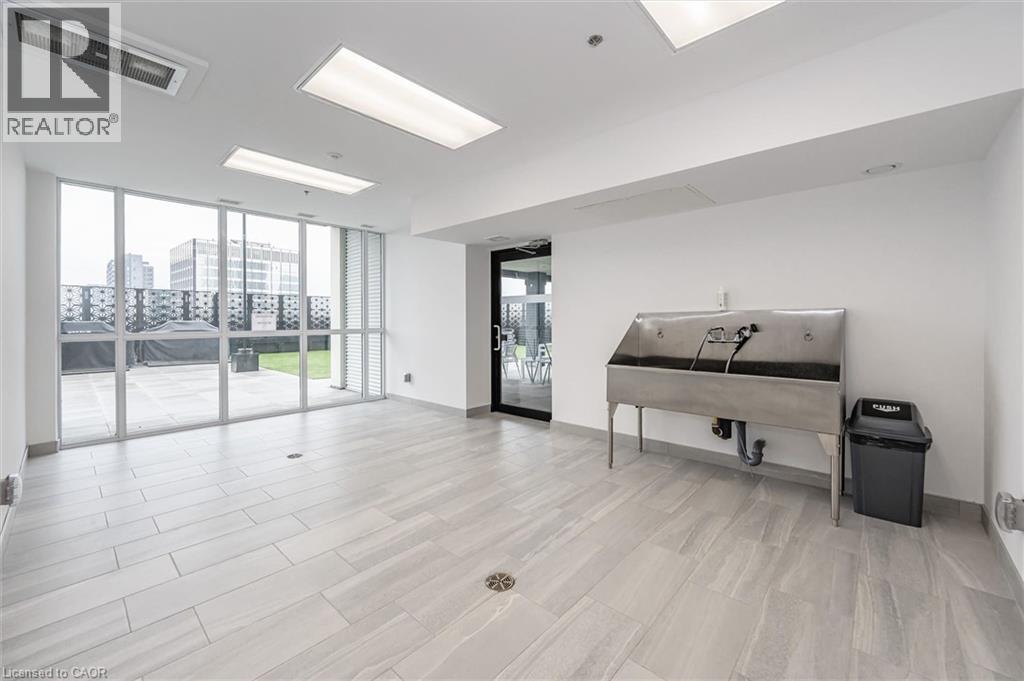 60 CHARLES Street W Unit# 1902, Kitchener, Ontario, N2G0C9 — Photo 31