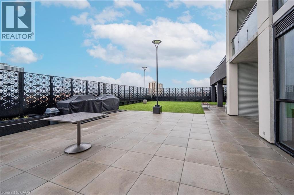 60 CHARLES Street W Unit# 1902, Kitchener, Ontario, N2G0C9 — Photo 32