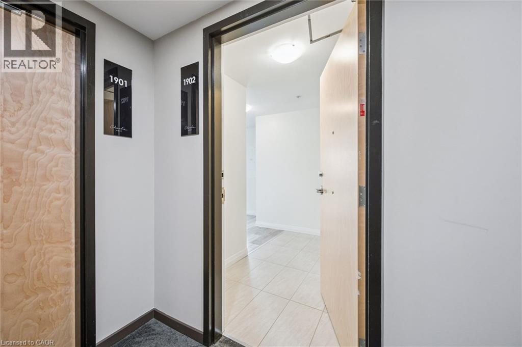 60 CHARLES Street W Unit# 1902, Kitchener, Ontario, N2G0C9 — Photo 7