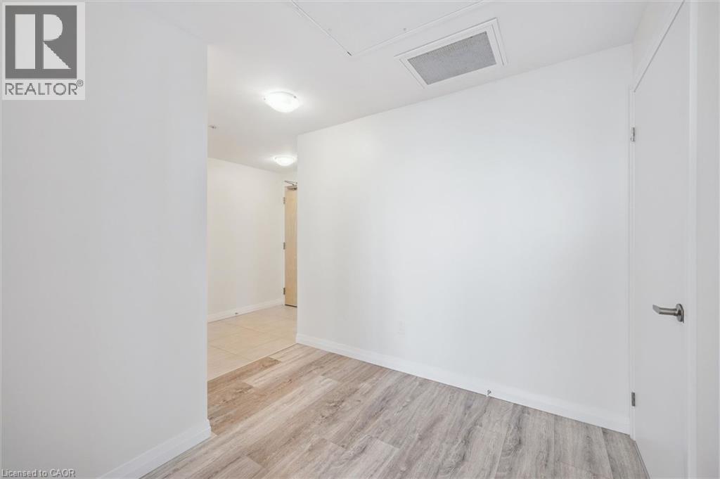 60 CHARLES Street W Unit# 1902, Kitchener, Ontario, N2G0C9 — Photo 9