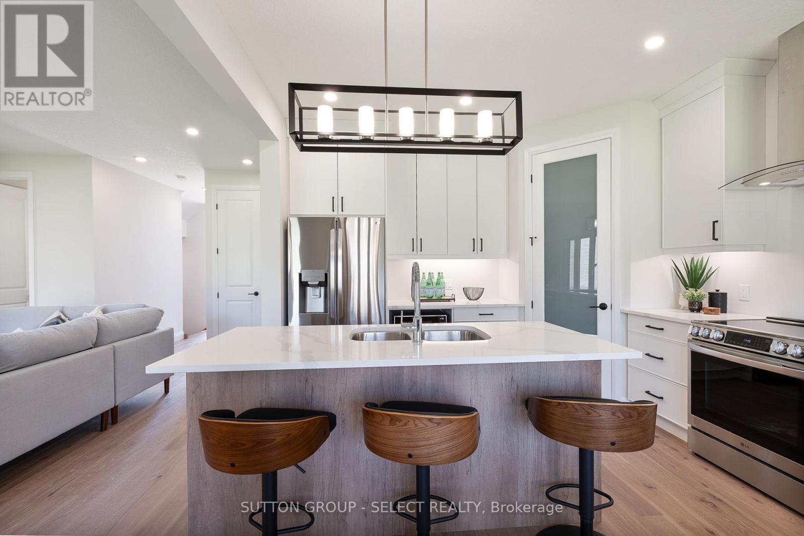 6366 HEATHWOODS AVENUE, London South (South V), Ontario, N6P1H5 — Photo 10