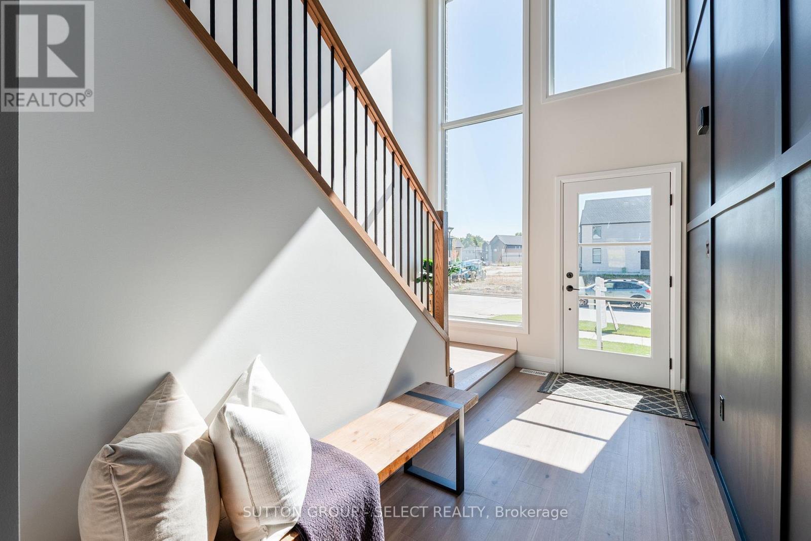 6366 HEATHWOODS AVENUE, London South (South V), Ontario, N6P1H5 — Photo 2