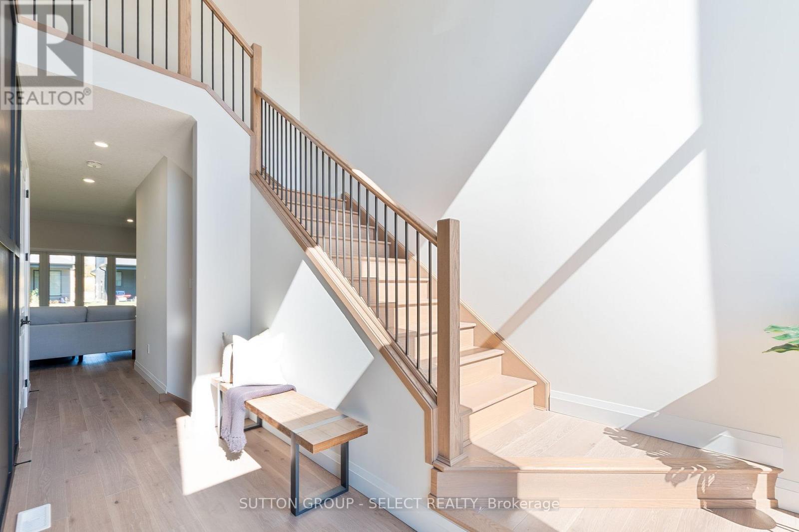 6366 HEATHWOODS AVENUE, London South (South V), Ontario, N6P1H5 — Photo 3