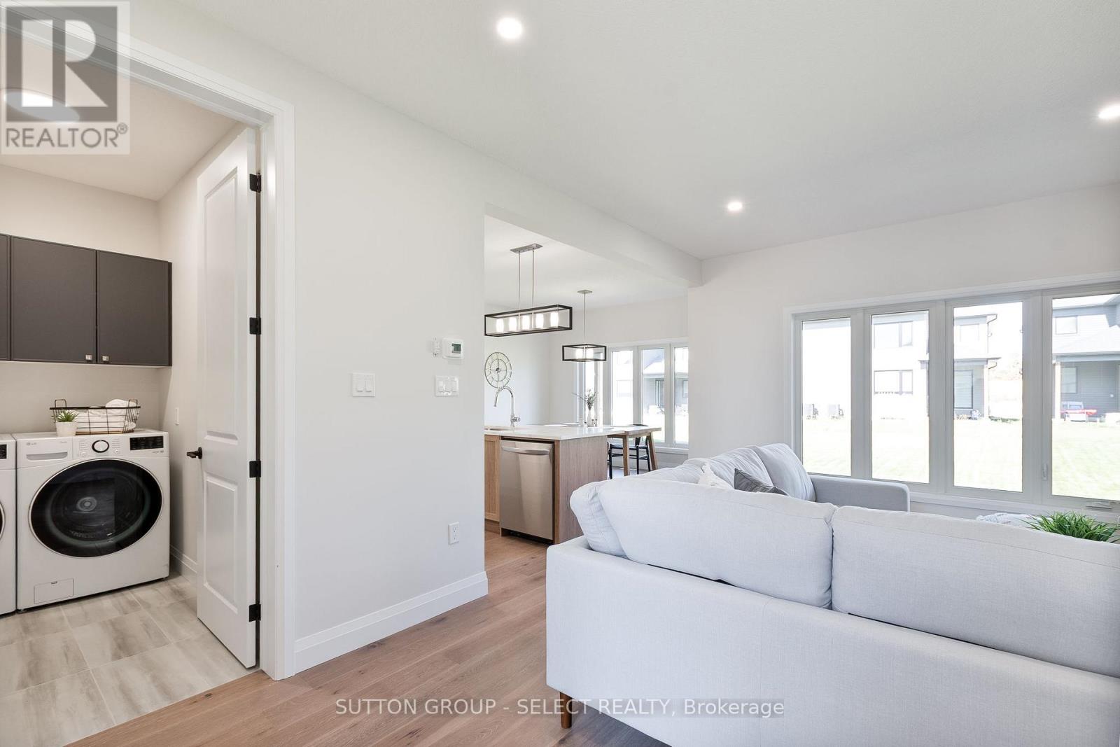 6366 HEATHWOODS AVENUE, London South (South V), Ontario, N6P1H5 — Photo 4