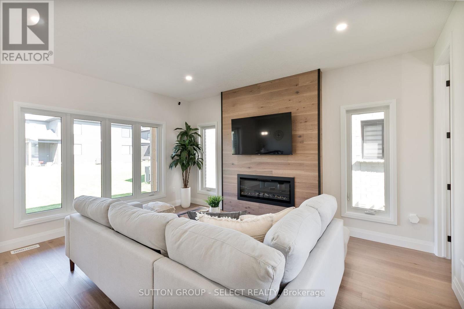 6366 HEATHWOODS AVENUE, London South (South V), Ontario, N6P1H5 — Photo 5