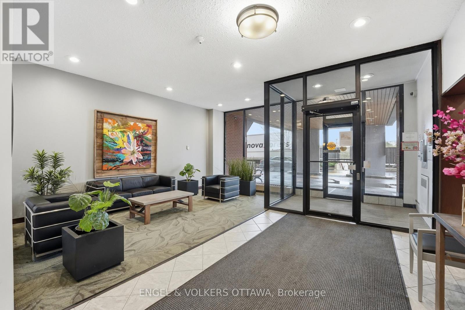 301 - 2951 RIVERSIDE DRIVE, Ottawa, Ontario, K1V8W6 — Photo 2