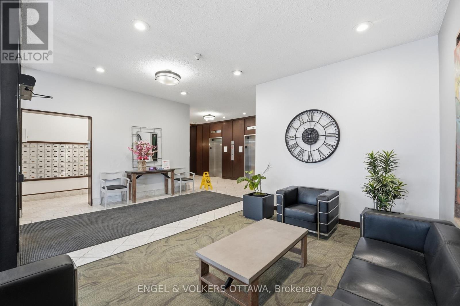 301 - 2951 RIVERSIDE DRIVE, Ottawa, Ontario, K1V8W6 — Photo 4