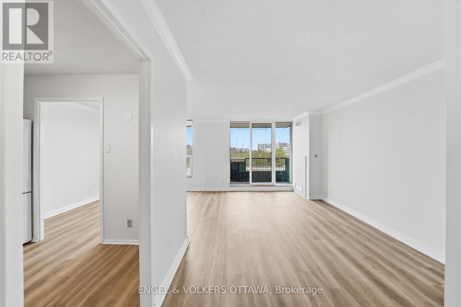 301 - 2951 RIVERSIDE DRIVE, Ottawa, Ontario, K1V8W6 — Photo 6