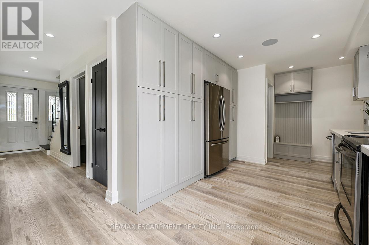 3726 HOLDEN CRESCENT, Mississauga (Mississauga Valleys), Ontario, L5A2V8 — Photo 13