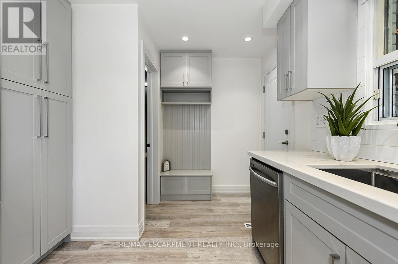 3726 HOLDEN CRESCENT, Mississauga (Mississauga Valleys), Ontario, L5A2V8 — Photo 17
