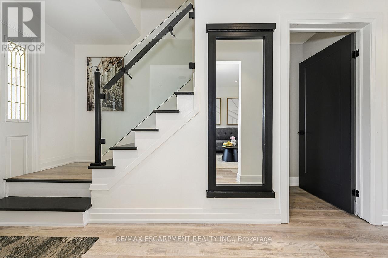 3726 HOLDEN CRESCENT, Mississauga (Mississauga Valleys), Ontario, L5A2V8 — Photo 7