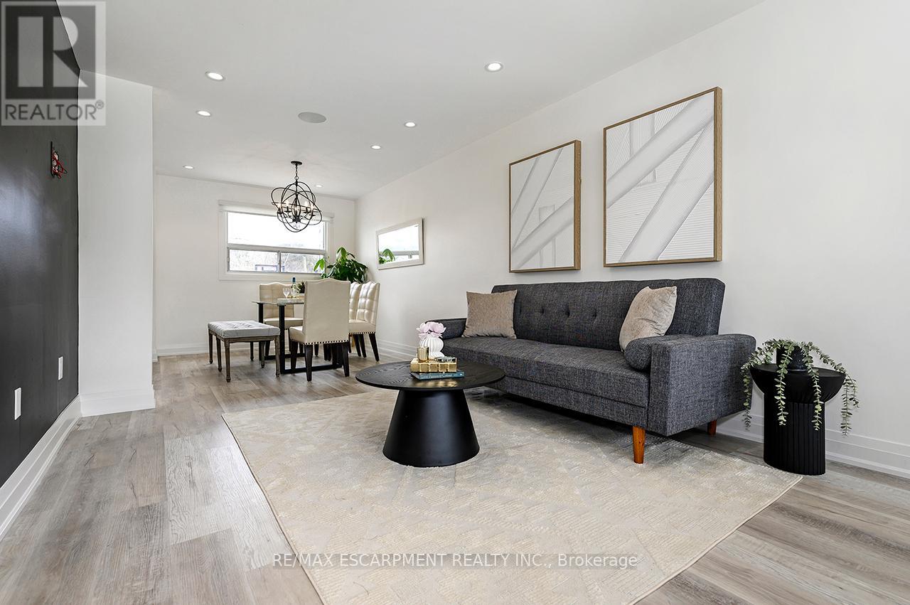 3726 HOLDEN CRESCENT, Mississauga (Mississauga Valleys), Ontario, L5A2V8 — Photo 9