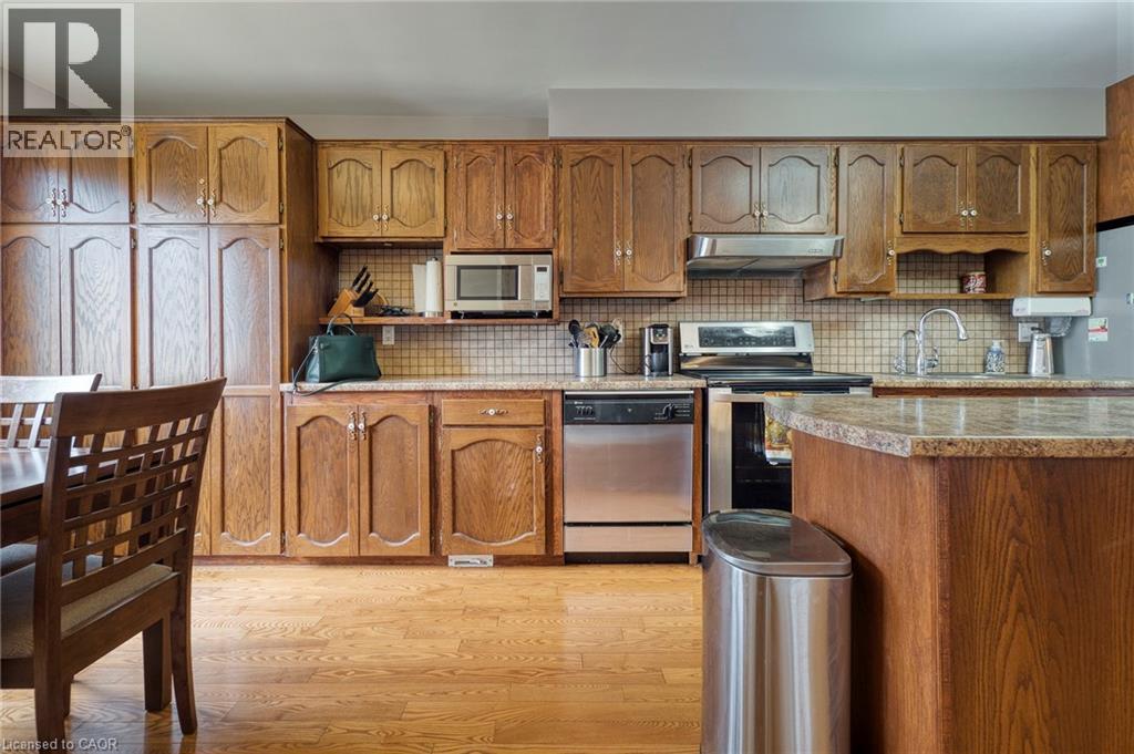 108 QUEENSWAY Drive, St. Jacobs, Ontario, N0B2N0 — Photo 10