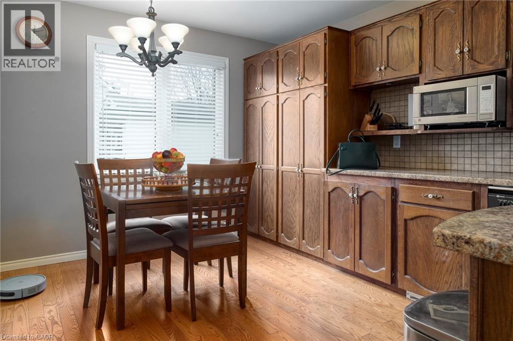 108 QUEENSWAY Drive, St. Jacobs, Ontario, N0B2N0 — Photo 11