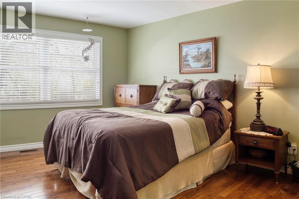 108 QUEENSWAY Drive, St. Jacobs, Ontario, N0B2N0 — Photo 17