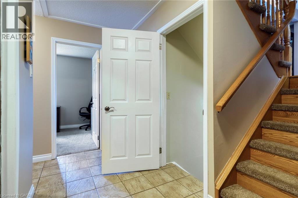 108 QUEENSWAY Drive, St. Jacobs, Ontario, N0B2N0 — Photo 42