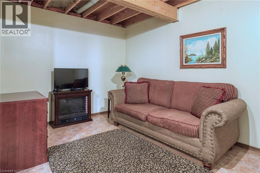 108 QUEENSWAY Drive, St. Jacobs, Ontario, N0B2N0 — Photo 44
