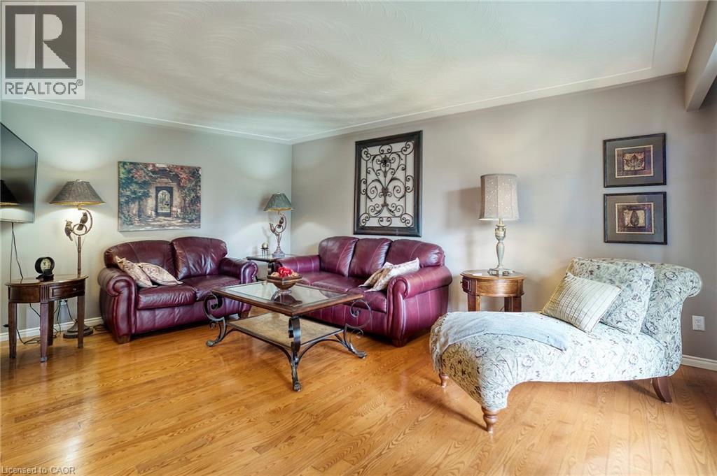 108 QUEENSWAY Drive, St. Jacobs, Ontario, N0B2N0 — Photo 6