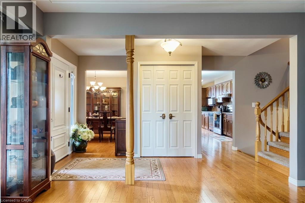 108 QUEENSWAY Drive, St. Jacobs, Ontario, N0B2N0 — Photo 7