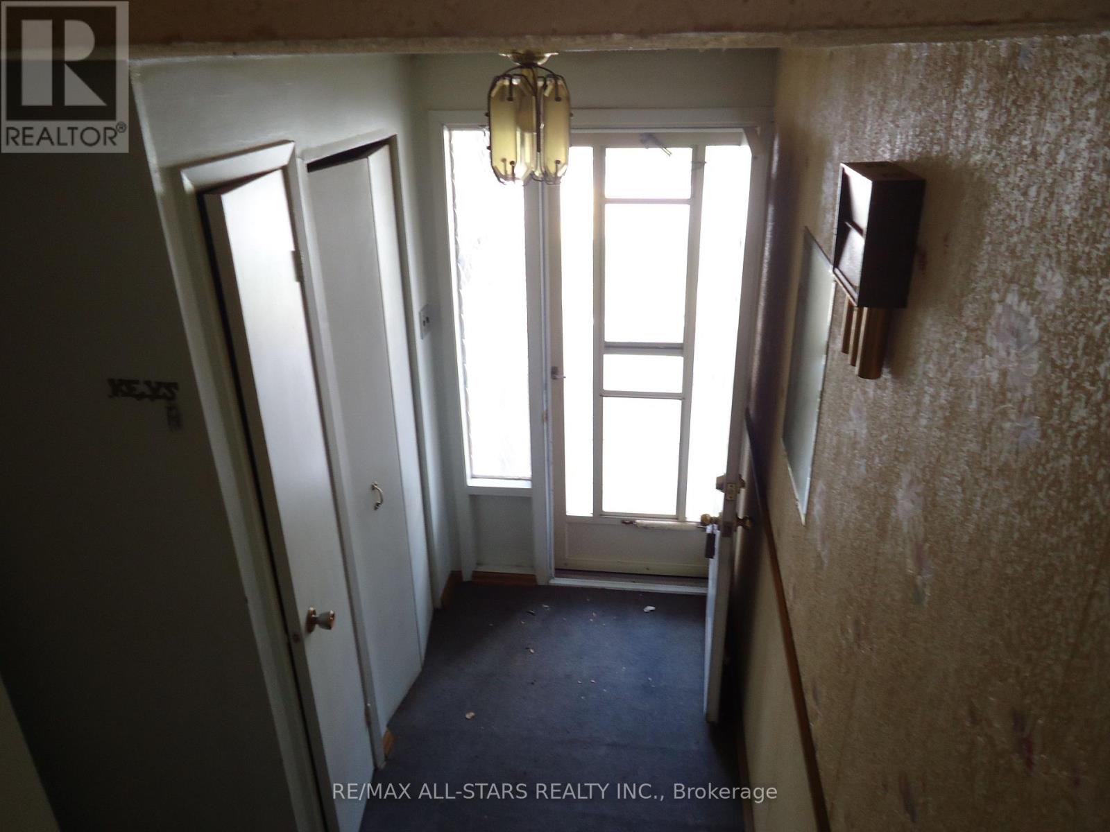 61 EDEN PARK DRIVE, Brampton (Southgate), Ontario, L6T3A5 — Photo 3