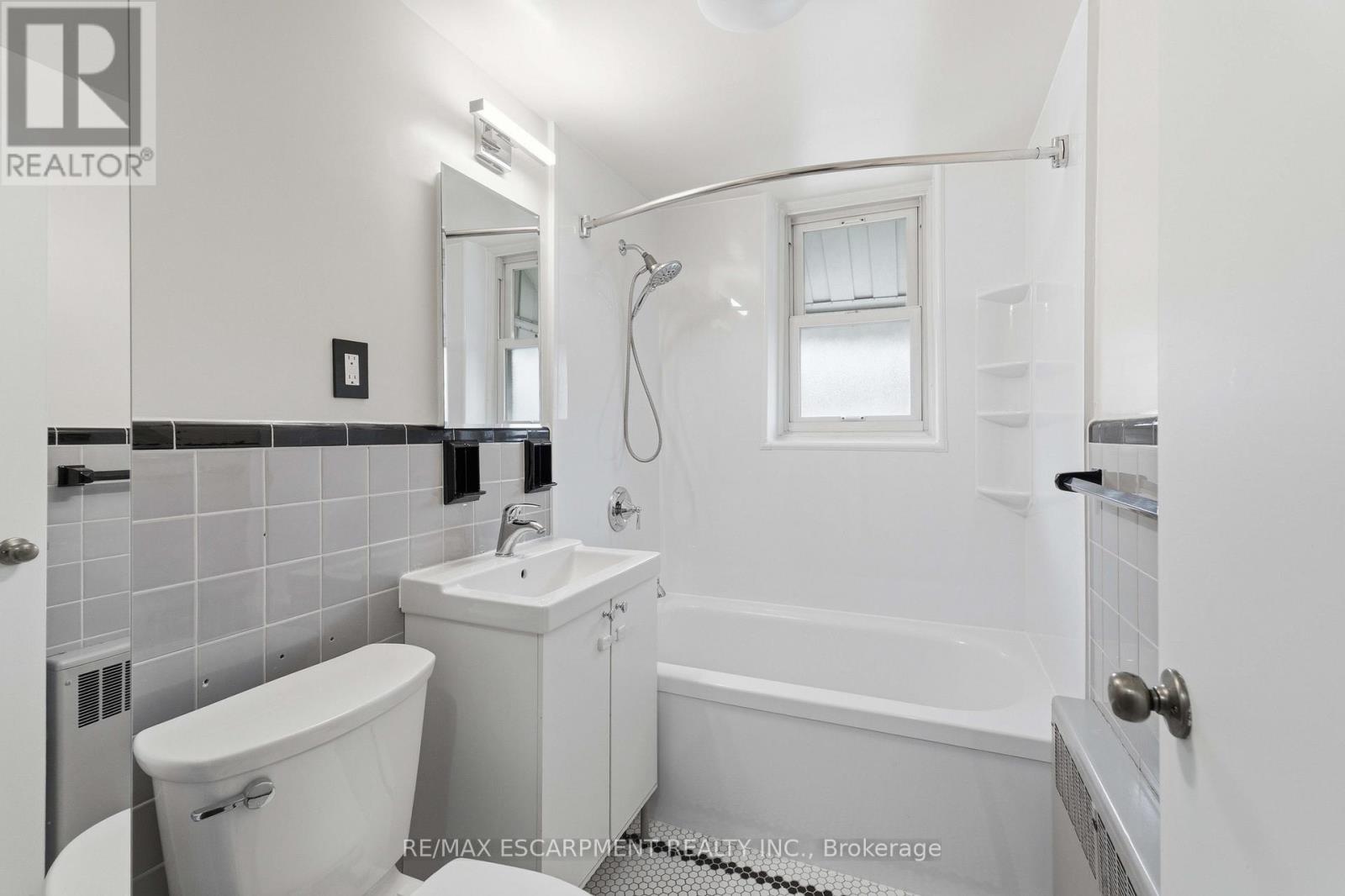 23 - 231 MACNAB STREET S, Hamilton (Durand), Ontario, L8P3C9 — Photo 11