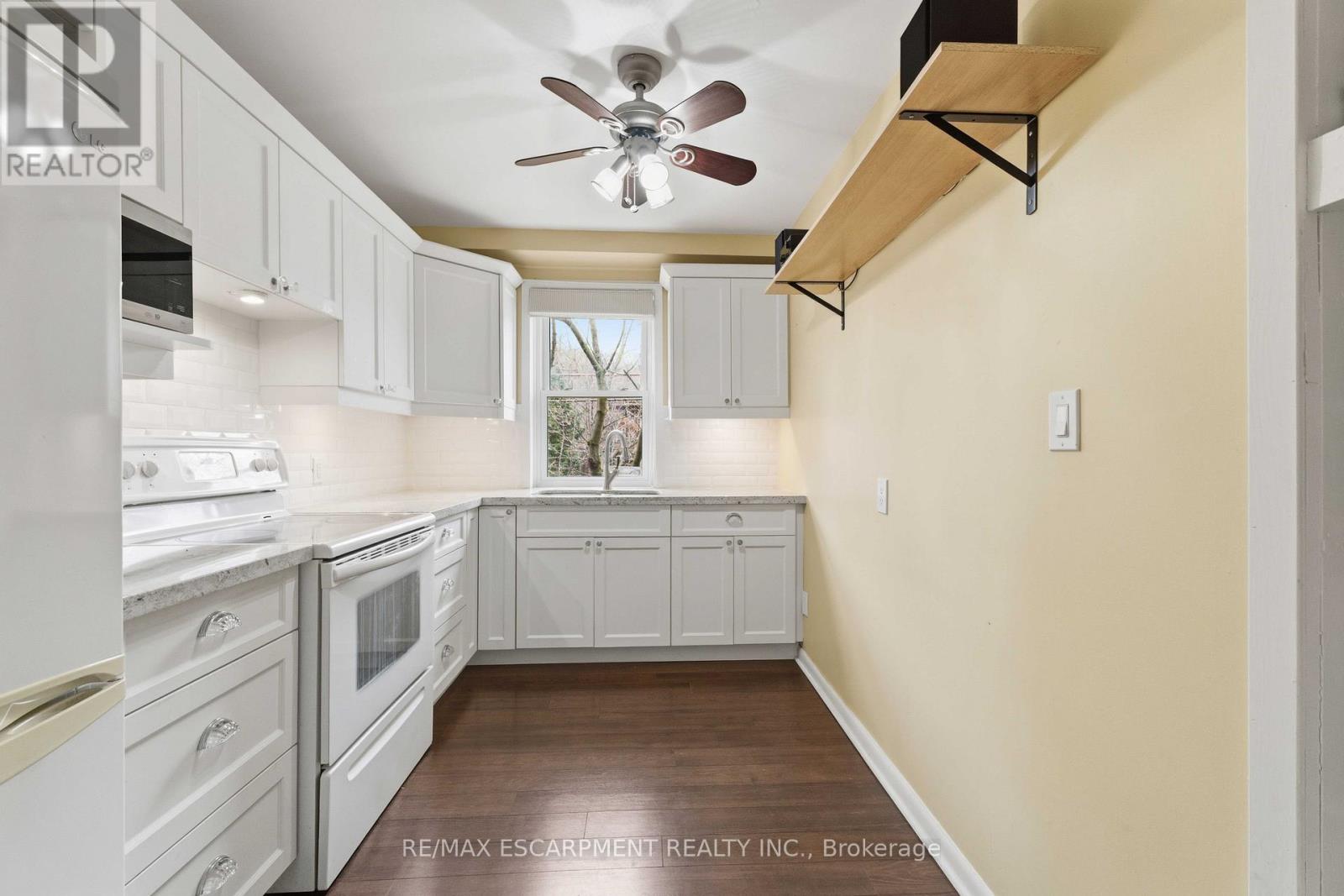 23 - 231 MACNAB STREET S, Hamilton (Durand), Ontario, L8P3C9 — Photo 7