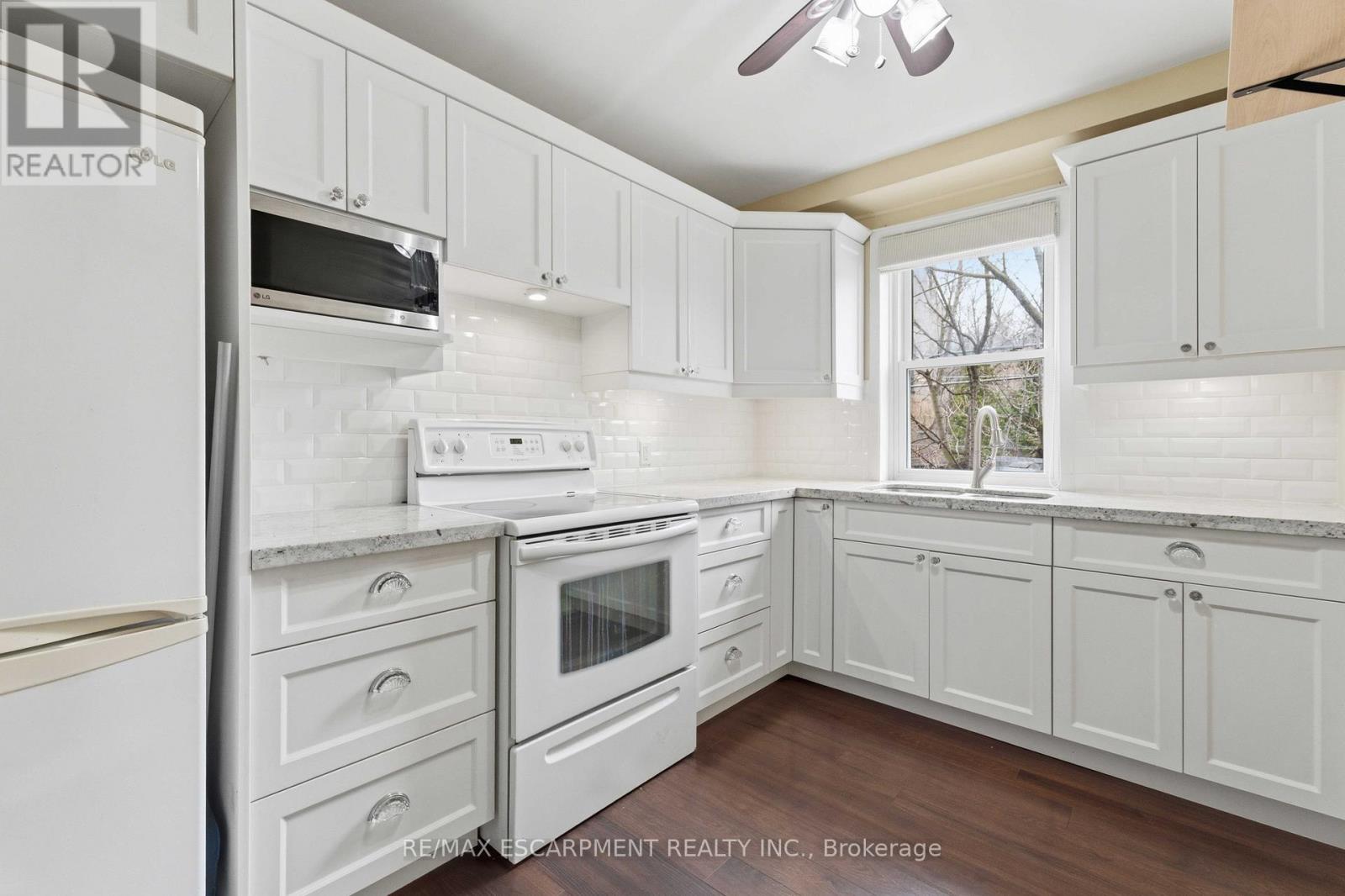 23 - 231 MACNAB STREET S, Hamilton (Durand), Ontario, L8P3C9 — Photo 8