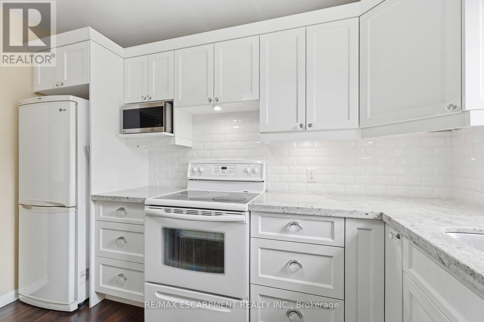 23 - 231 MACNAB STREET S, Hamilton (Durand), Ontario, L8P3C9 — Photo 9