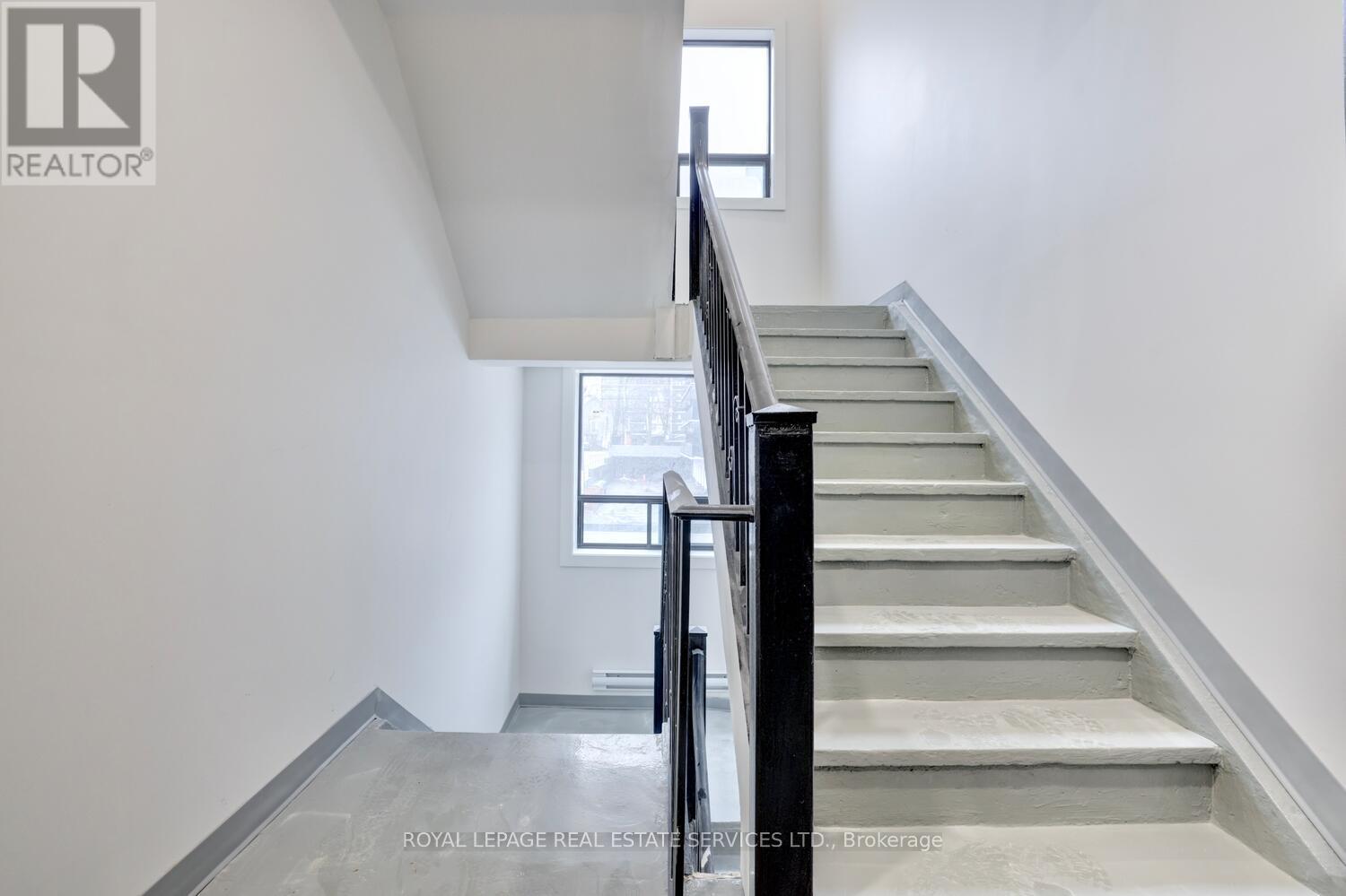 303 - 20 DUKE STREET, Hamilton (Durand), Ontario, L8P1X1 — Photo 2