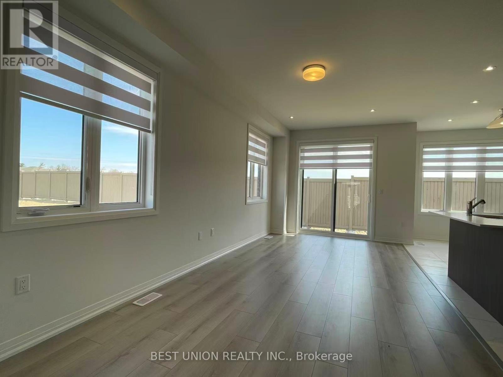 70 TIPP DRIVE, Richmond Hill, Ontario, L4E1J3 — Photo 5