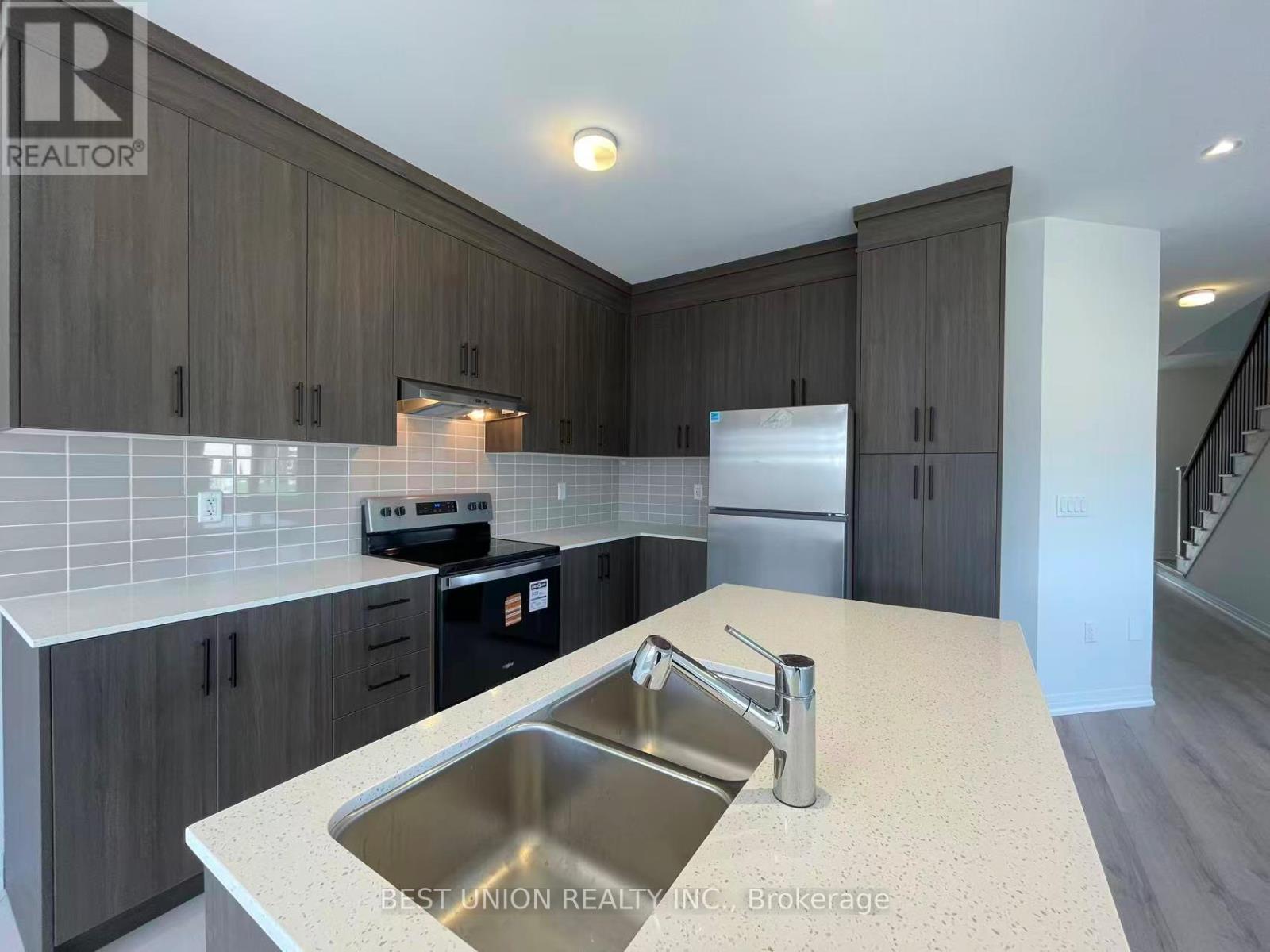 70 TIPP DRIVE, Richmond Hill, Ontario, L4E1J3 — Photo 8