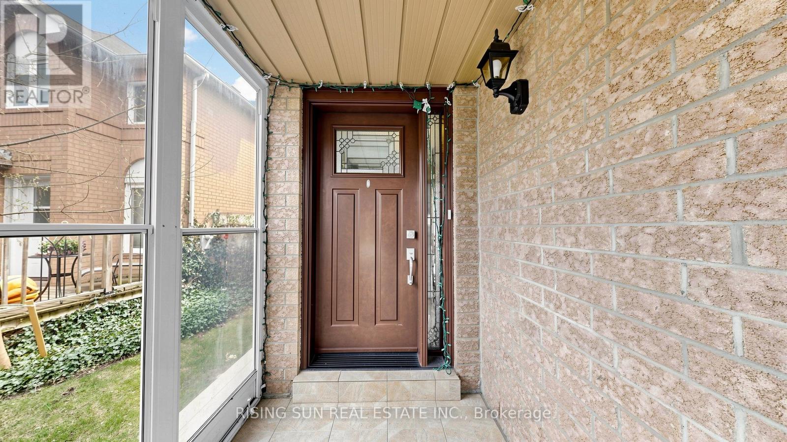 10 CEDARWOOD CRESCENT, Brampton (Brampton West), Ontario, L6X4K1 — Photo 4