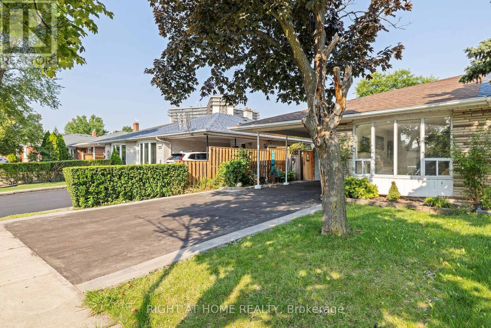 1147 SATURNIA CRESCENT, Mississauga (Applewood), Ontario, L4Y2M2 — Photo 3