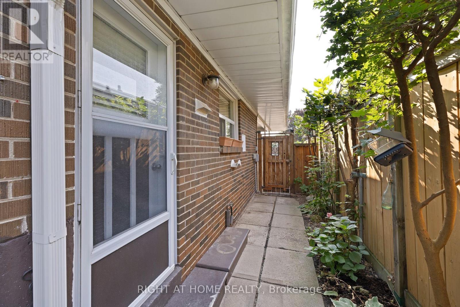1147 SATURNIA CRESCENT, Mississauga (Applewood), Ontario, L4Y2M2 — Photo 5