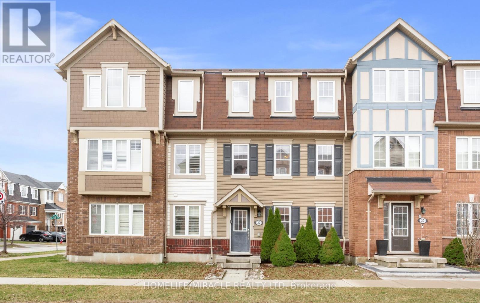 22 CROSSBILL ROAD, Brampton (Northwest Brampton), Ontario, L7A0S5 — Photo 2