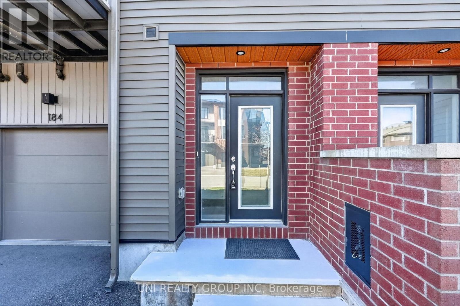 184 VISOR PRIVATE, Ottawa, Ontario, K2V0S6 — Photo 2