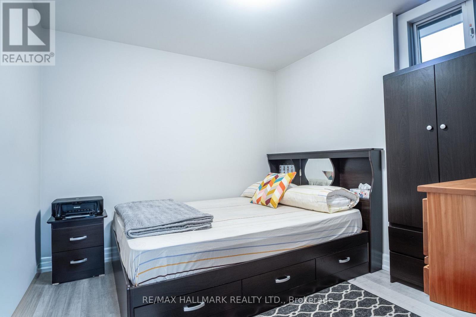 2 - 35 ROBERTA DRIVE, Toronto (Englemount-Lawrence), Ontario, M6A2J6 — Photo 5