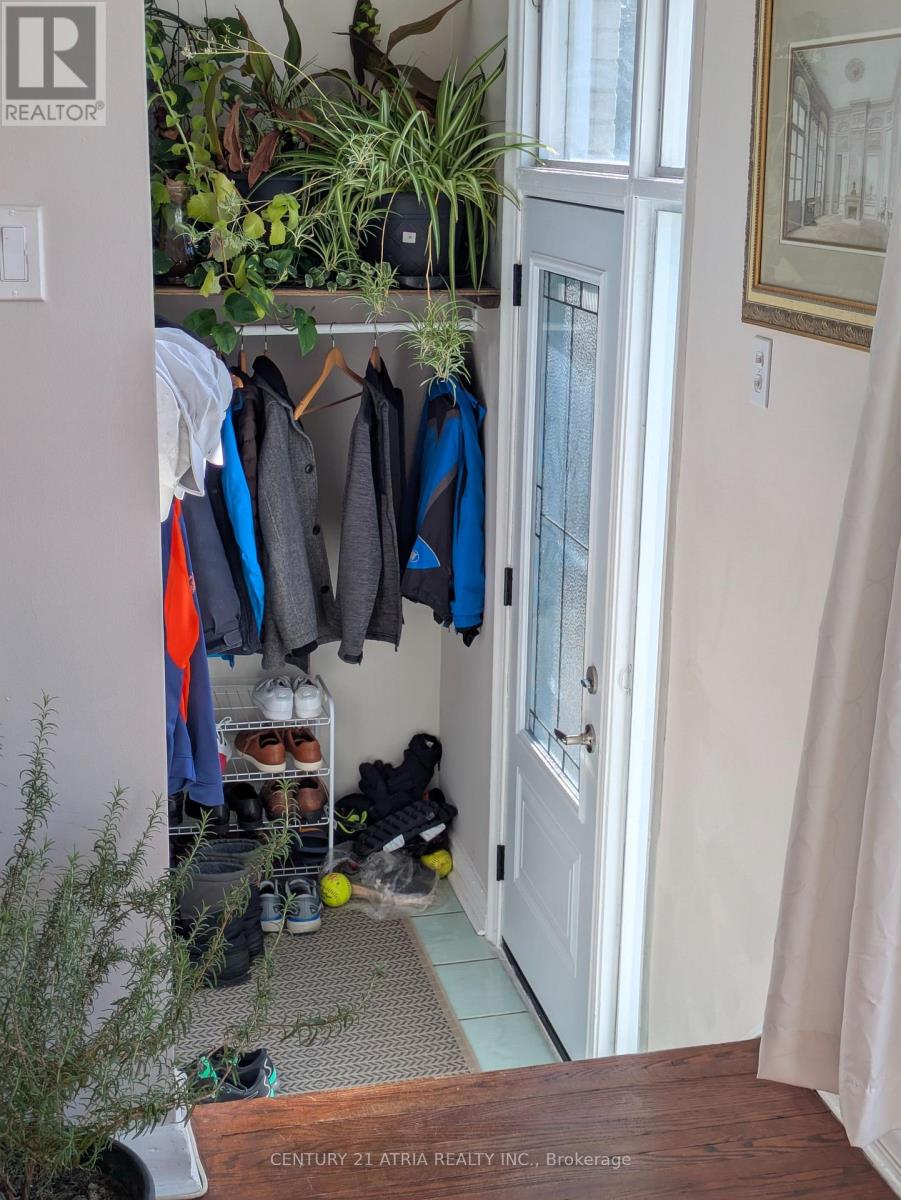 339 TAYLOR MILLS DRIVE N, Richmond Hill (Crosby), Ontario, L4C2T8 — Photo 5