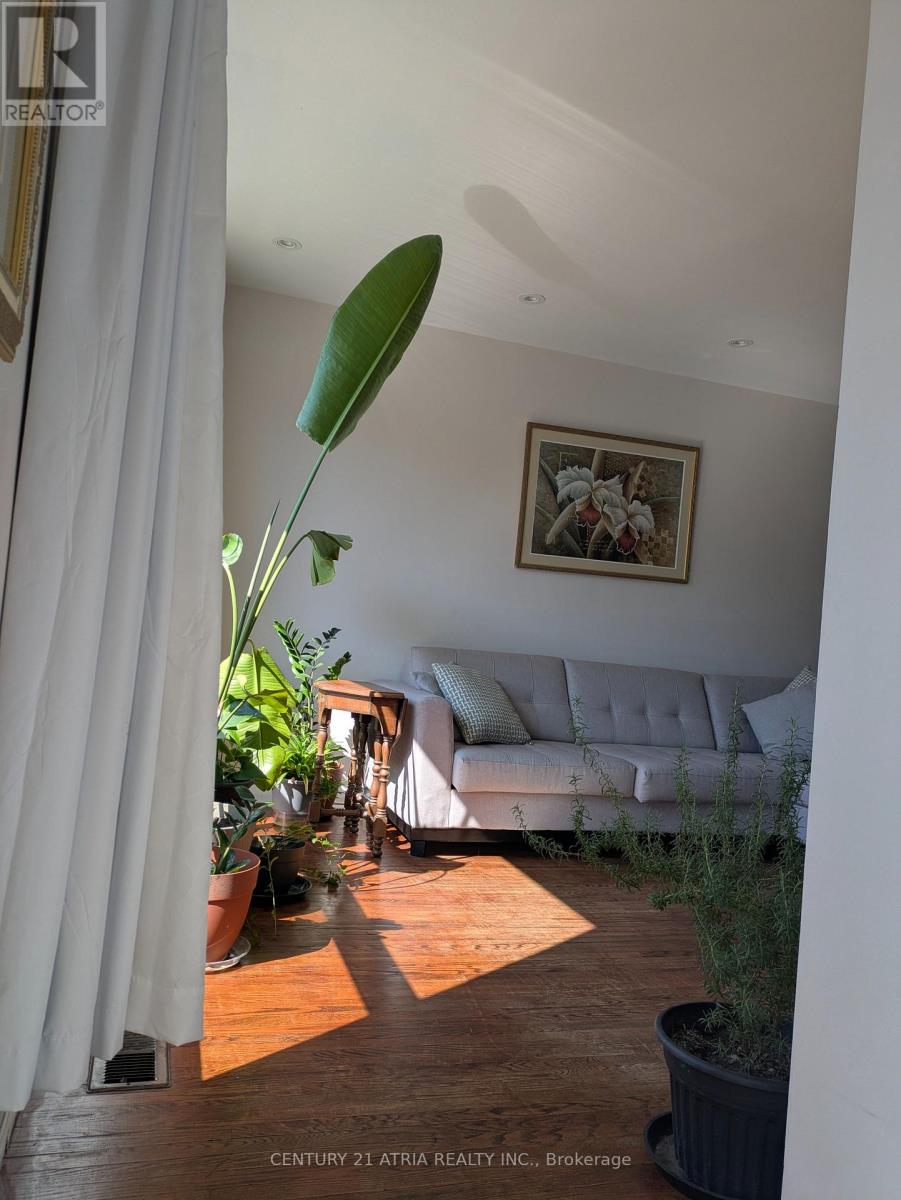 339 TAYLOR MILLS DRIVE N, Richmond Hill (Crosby), Ontario, L4C2T8 — Photo 8