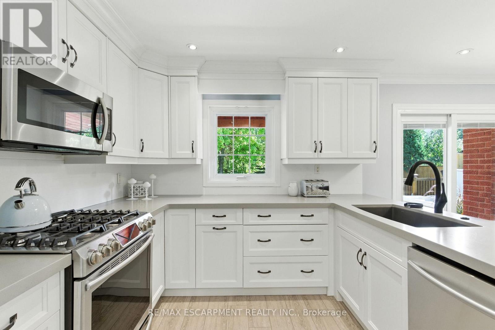 106 RYANS WAY, Hamilton (Waterdown), Ontario, L8B0P3 — Photo 12