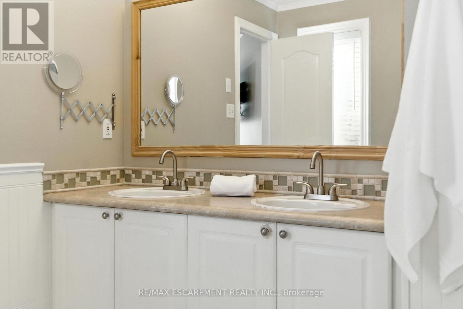 106 RYANS WAY, Hamilton (Waterdown), Ontario, L8B0P3 — Photo 27