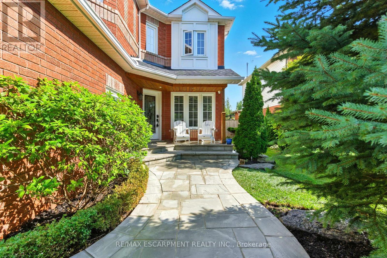 106 RYANS WAY, Hamilton (Waterdown), Ontario, L8B0P3 — Photo 3