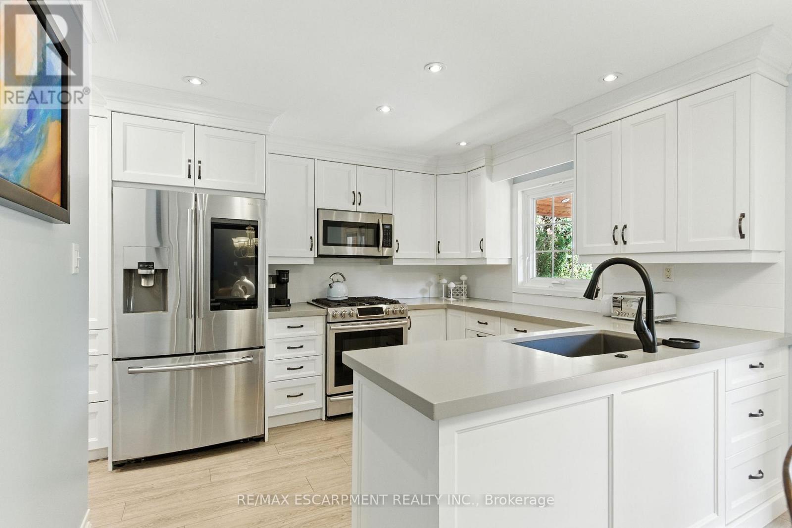 106 RYANS WAY, Hamilton (Waterdown), Ontario, L8B0P3 — Photo 9