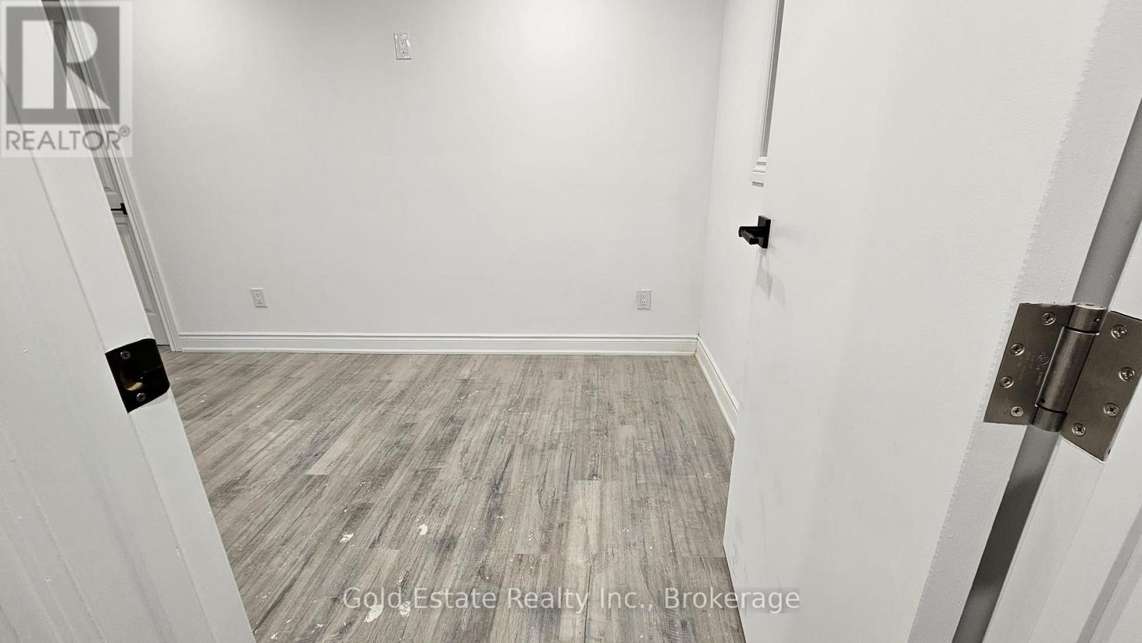 LOWER 212 SPRING CREEK DRIVE, Hamilton (Waterdown), Ontario, L0R2H8 — Photo 3