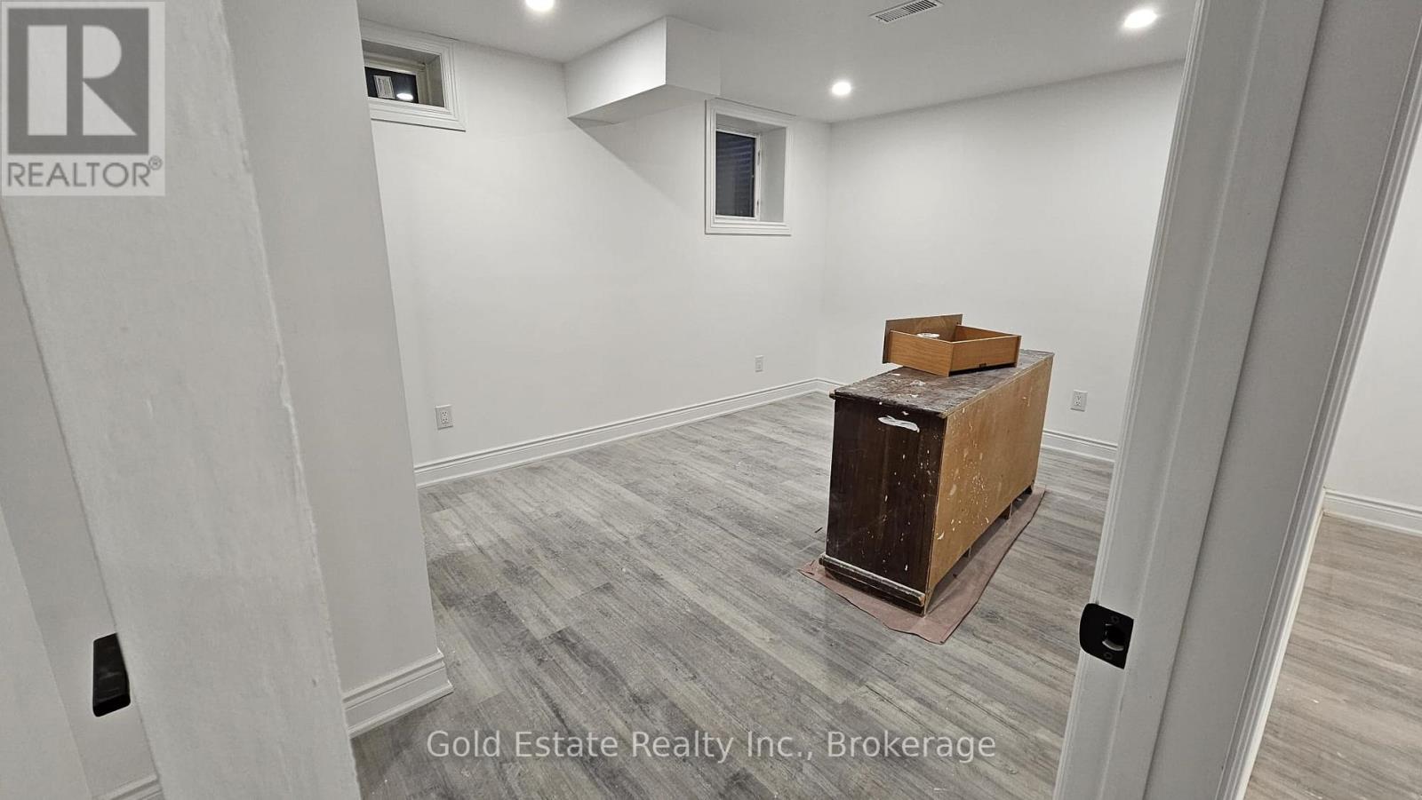 LOWER 212 SPRING CREEK DRIVE, Hamilton (Waterdown), Ontario, L0R2H8 — Photo 4