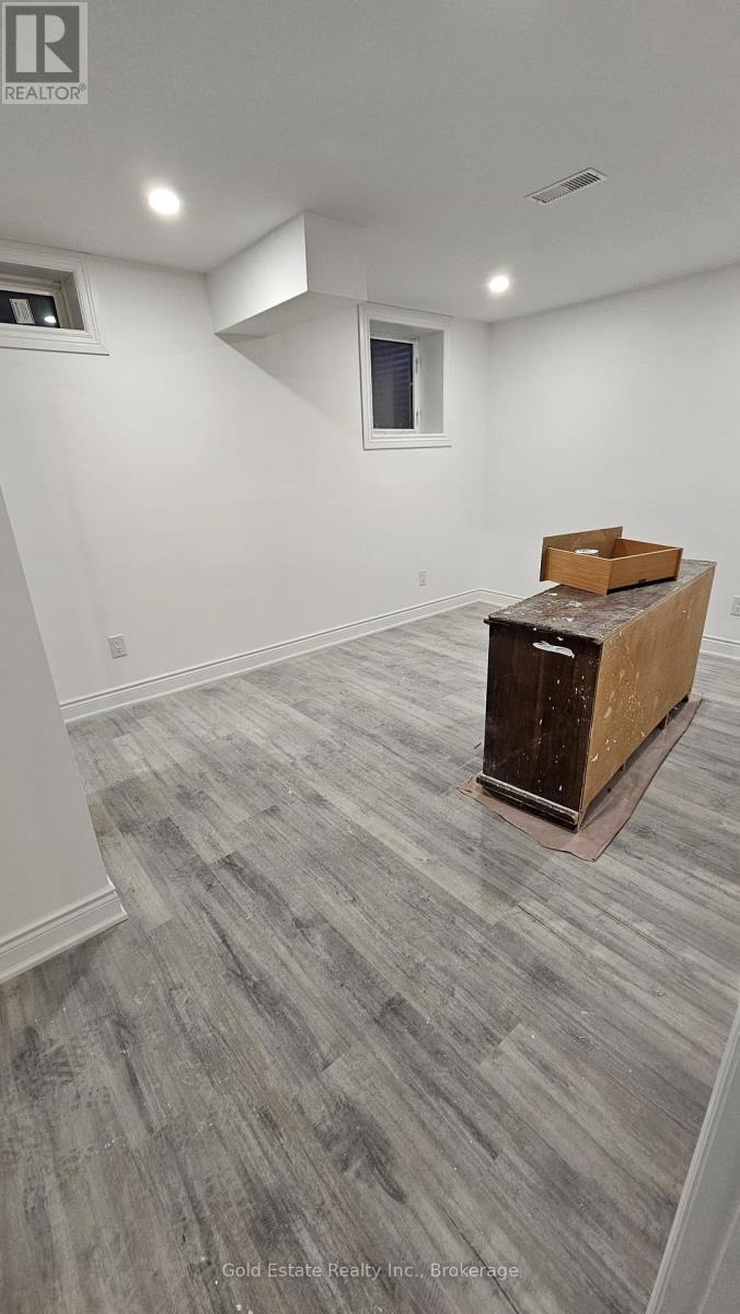 LOWER 212 SPRING CREEK DRIVE, Hamilton (Waterdown), Ontario, L0R2H8 — Photo 8