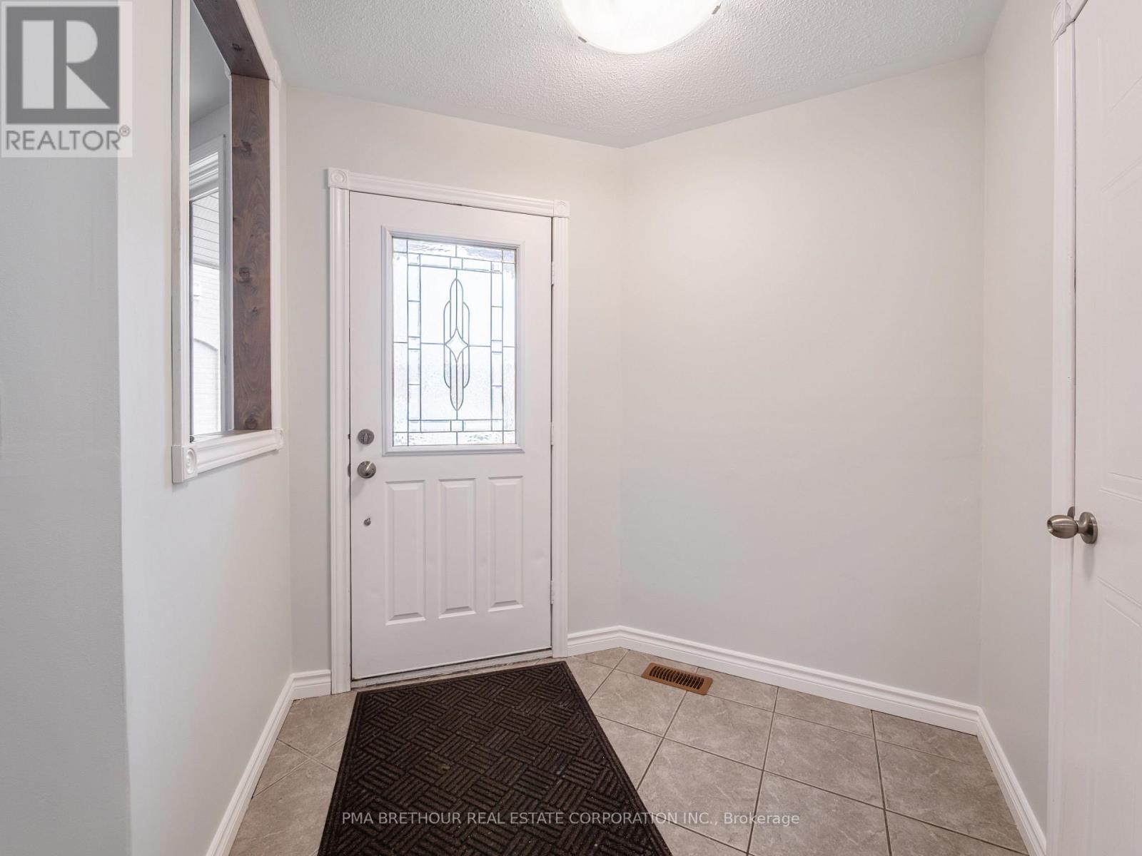 110 WHITE PINE CRESCENT, Pickering (Highbush), Ontario, L1V6S3 — Photo 4