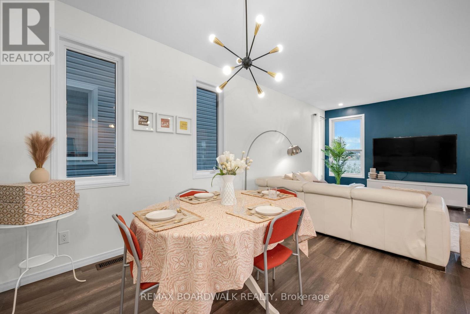 302 HALIBURTON HEIGHTS, Ottawa, Ontario, K2S1S3 — Photo 7